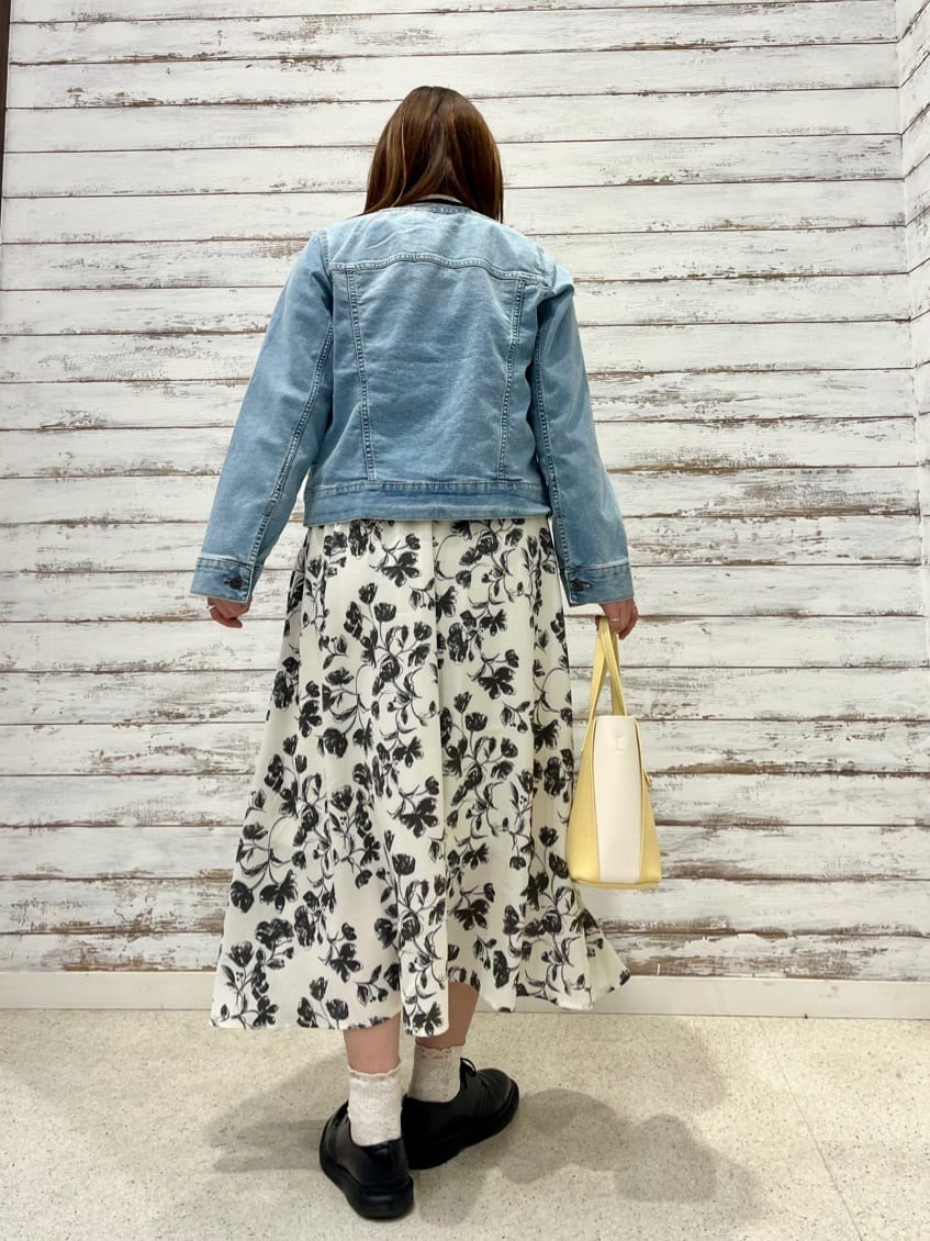 ゆっきーさんの「SHOO･LA･RUE｜【洗濯機可/S-LL/アンサンブル可】結局、シンプル クルーネックニット」を使ったコーディネート