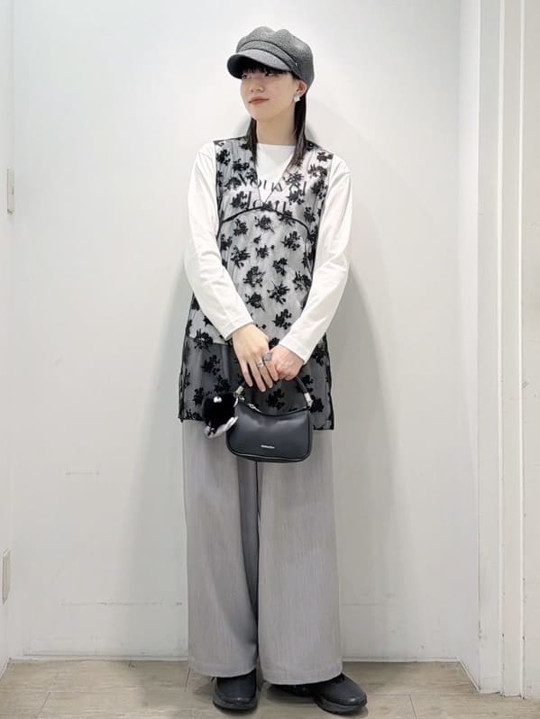 くっしーさんの「OPAQUE.CLIP｜シアー刺繍チュニックブラウス【洗濯機OK】」を使ったコーディネート