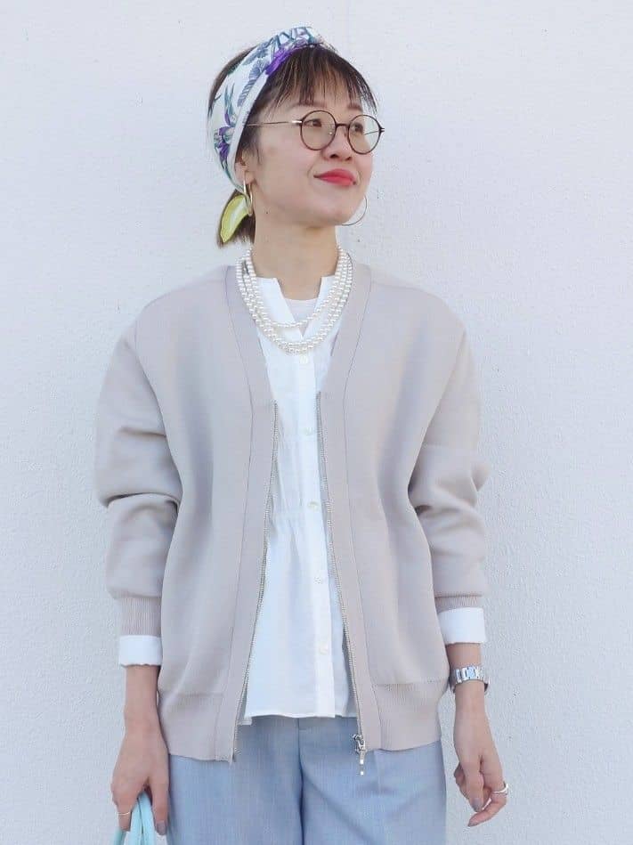 MUTSUKOさんの「UNTITLED｜【着映え/洗える】リラックスシャーリングブラウス」を使ったコーディネート