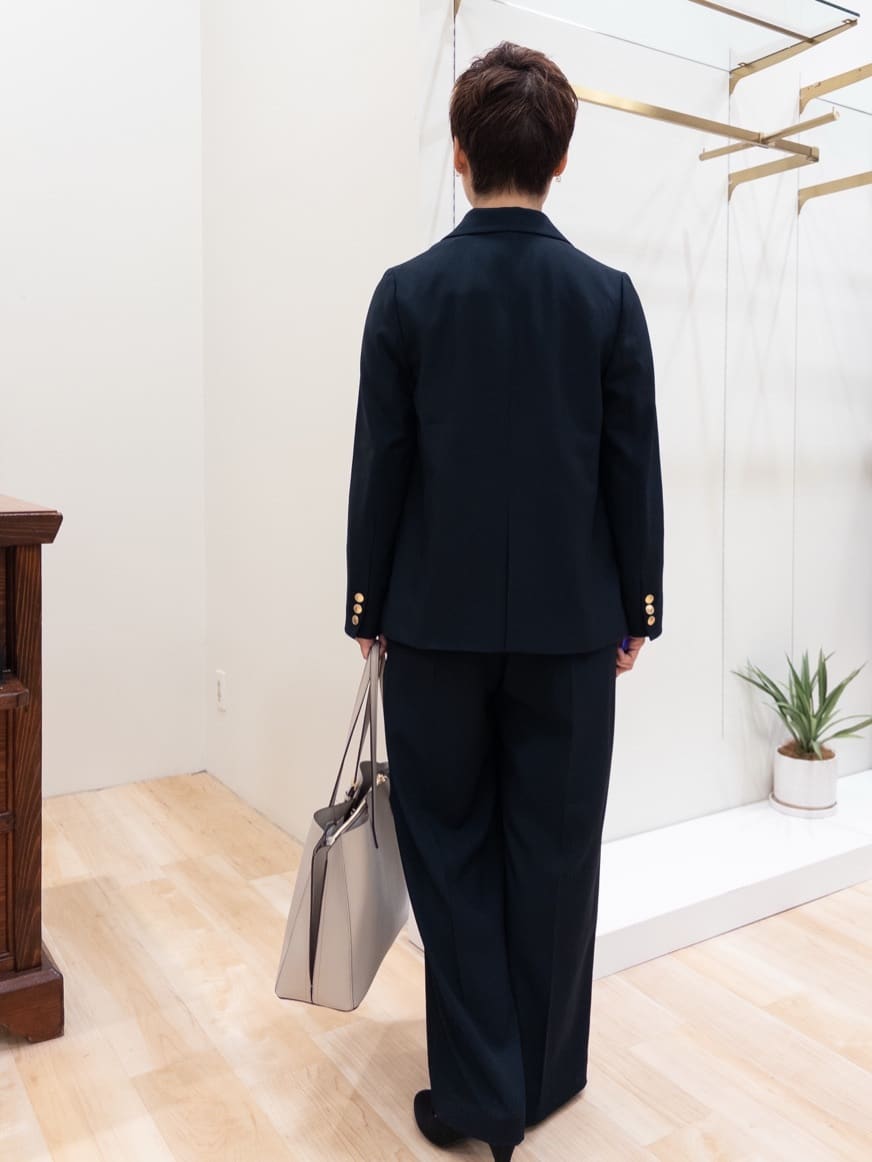 シュウコさんの「grove｜【マシンウォッシュ/防シワ】ダブルテーラードジャケット【着回しカセット】」を使ったコーディネート
