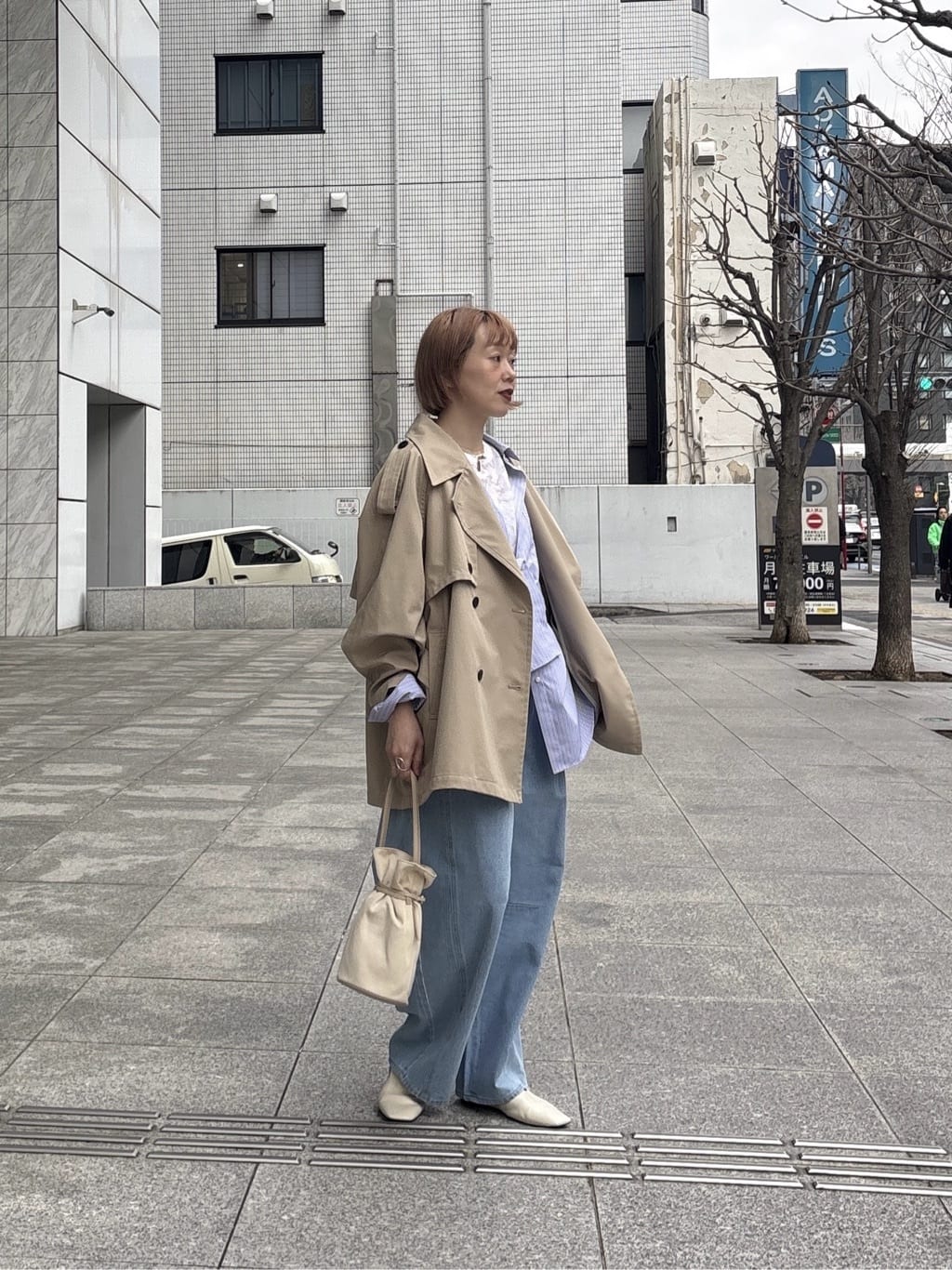 mikuさんの「INDIVI｜バレルデニムパンツ」を使ったコーディネート