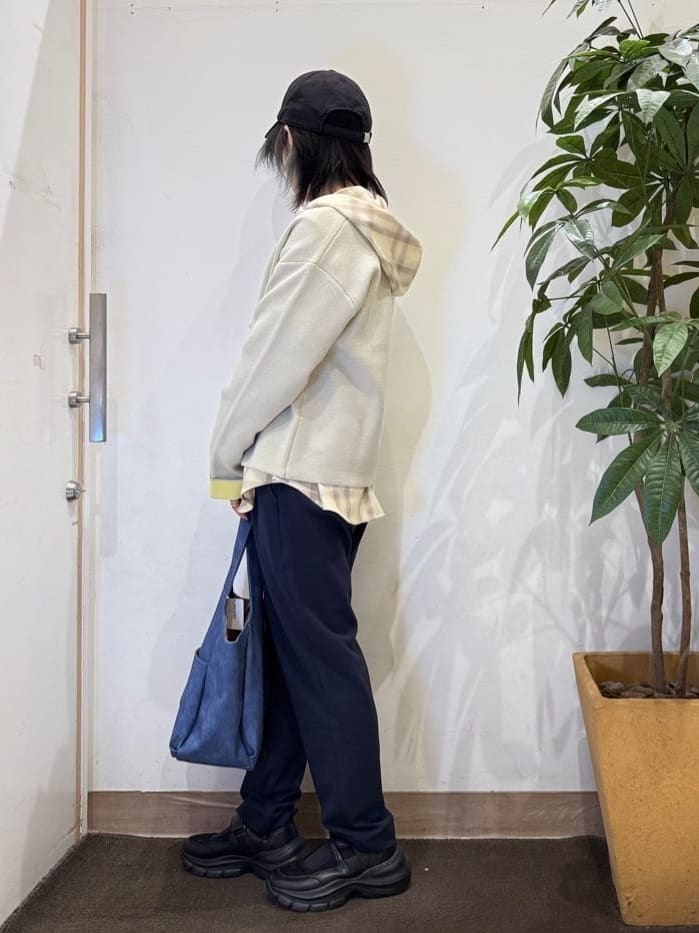 misakiさんの「SHOO･LA･RUE｜【洗濯機可/S-LL】品良くきまる 配色カーディガン」を使ったコーディネート
