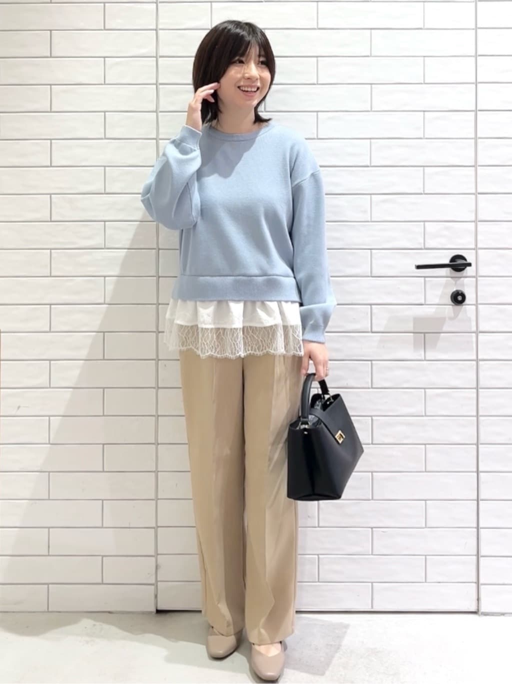しおりさんの「OPAQUE.CLIP｜裾レースドッキングニット」を使ったコーディネート