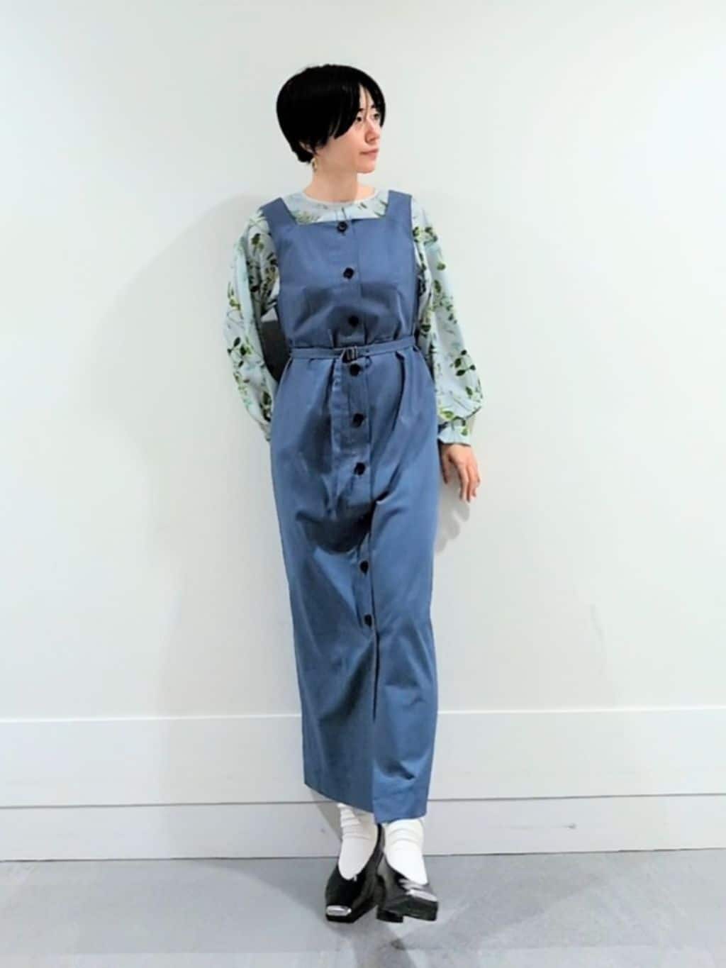 ミズタさんの「UNTITLED｜【花柄/洗える】ボタニカルブラウス」を使ったコーディネート