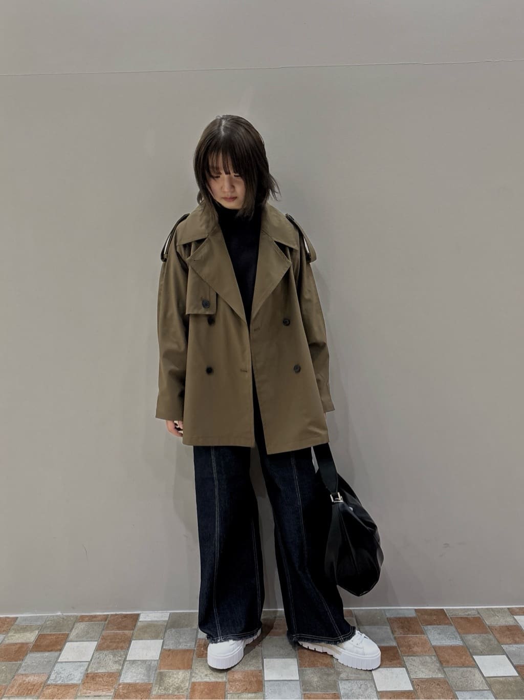 みゆさんの「INDIVI｜【撥水】ボンディングショートトレンチ」を使ったコーディネート