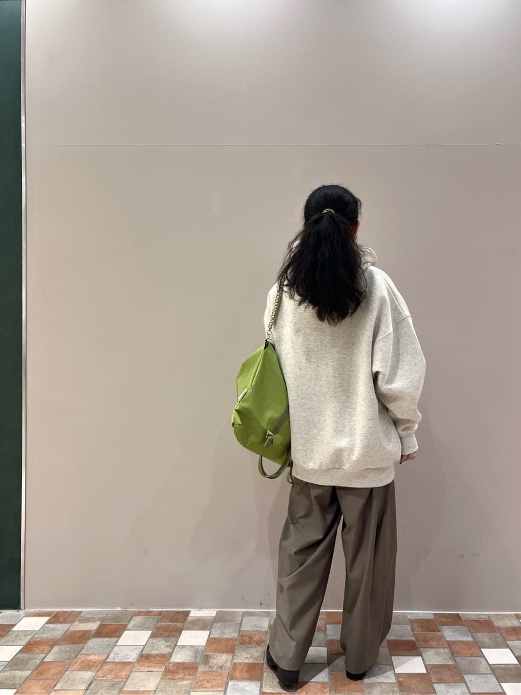 Uminoさんの「INDIVI｜エアーダンボールパーカー」を使ったコーディネート