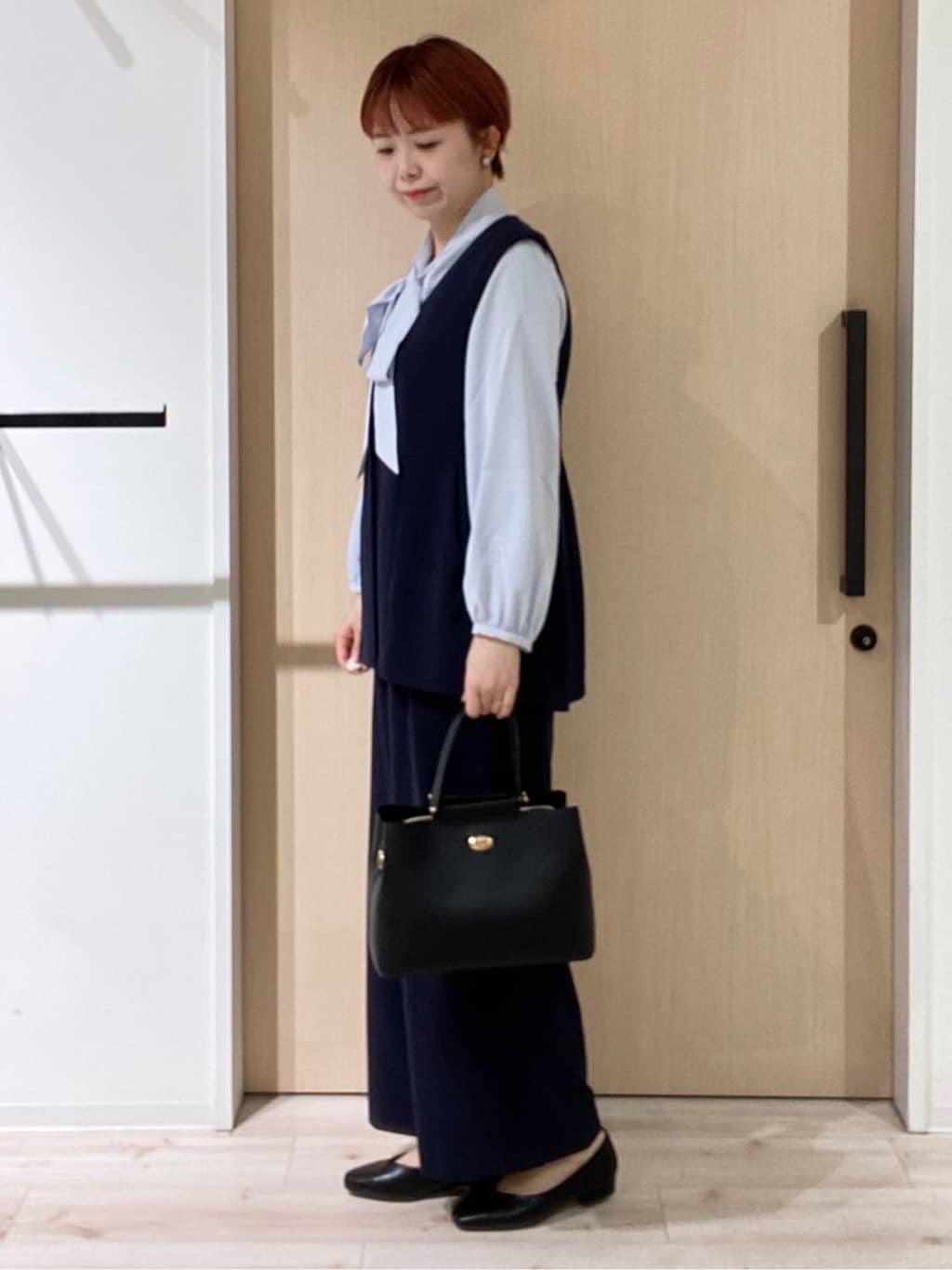 ひらしーさんの「SHOO･LA･RUE｜【洗濯機可/S-3L】リボンボウタイが魅力　大人の華やかブラウス」を使ったコーディネート