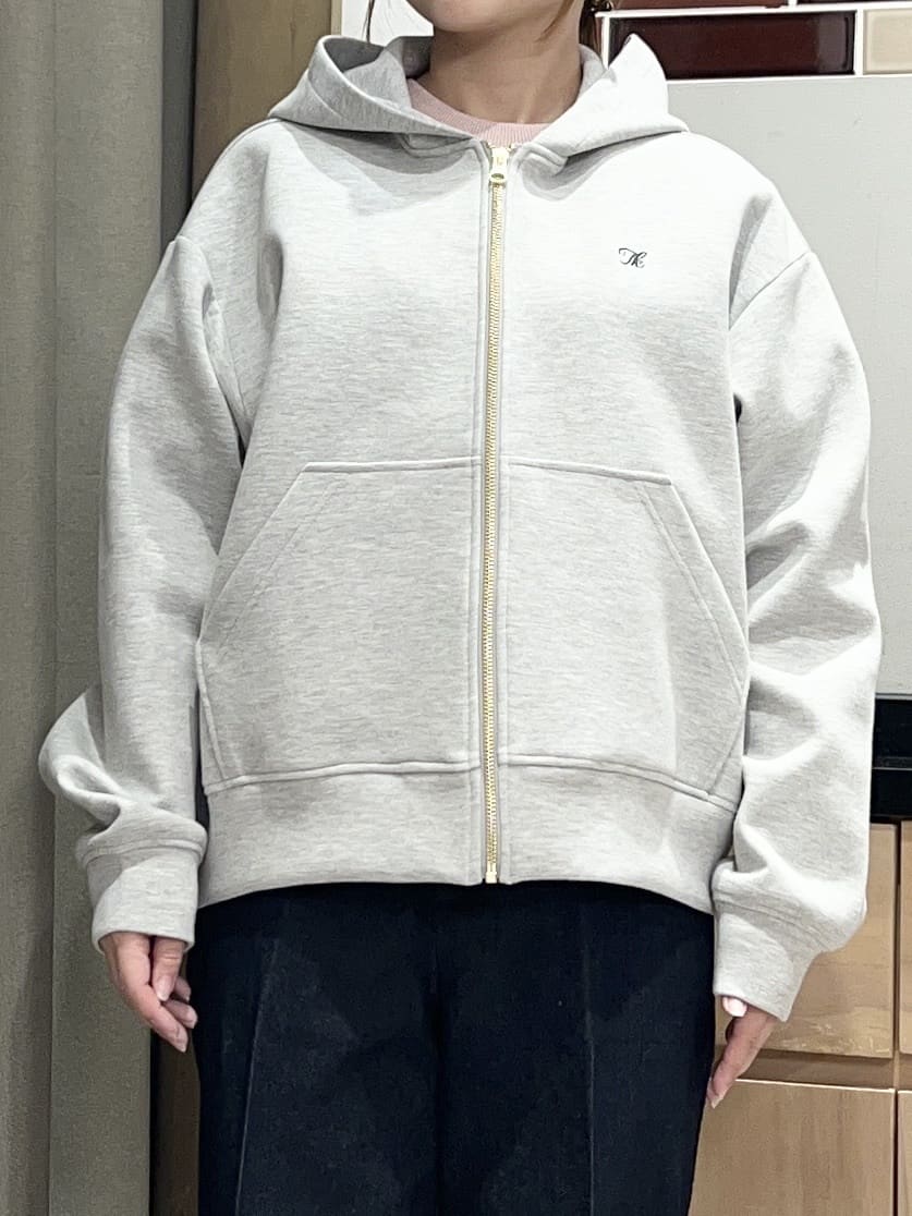 かのさんの「THE SHOP TK｜ダンボールジップパーカ」を使ったコーディネート