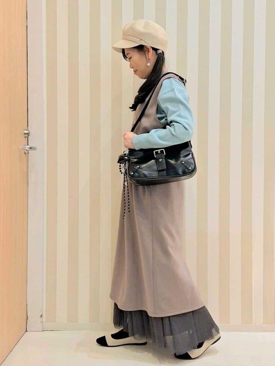 Saoさんの「SHOO･LA･RUE｜【洗濯機可】なめらかタッチ ハーフジップ Vネックジャンパースカート」を使ったコーディネート