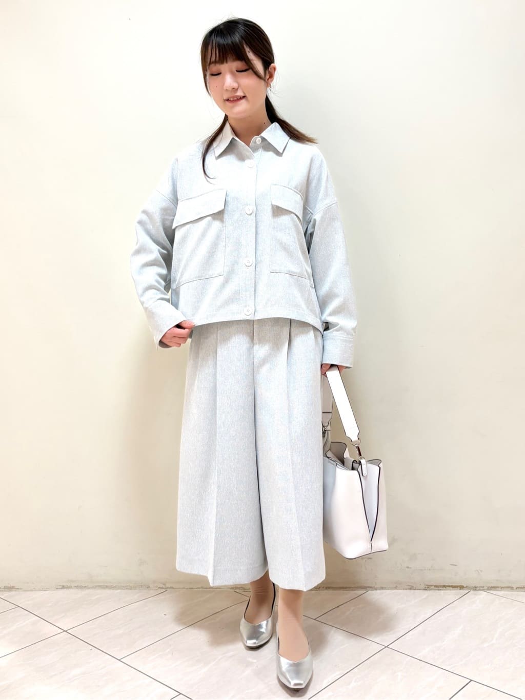 mikiさんの「Reflect｜リネンライクワイドミディパンツ」を使ったコーディネート