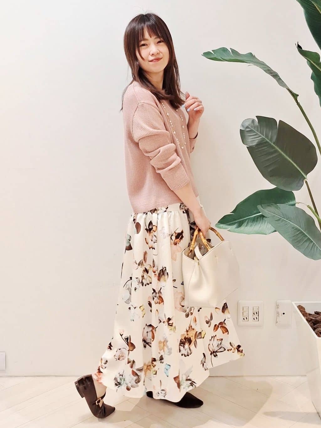 YuKaRiさんの「UNTITLED｜【COLLECTION LINE】花柄タックスカート」を使ったコーディネート