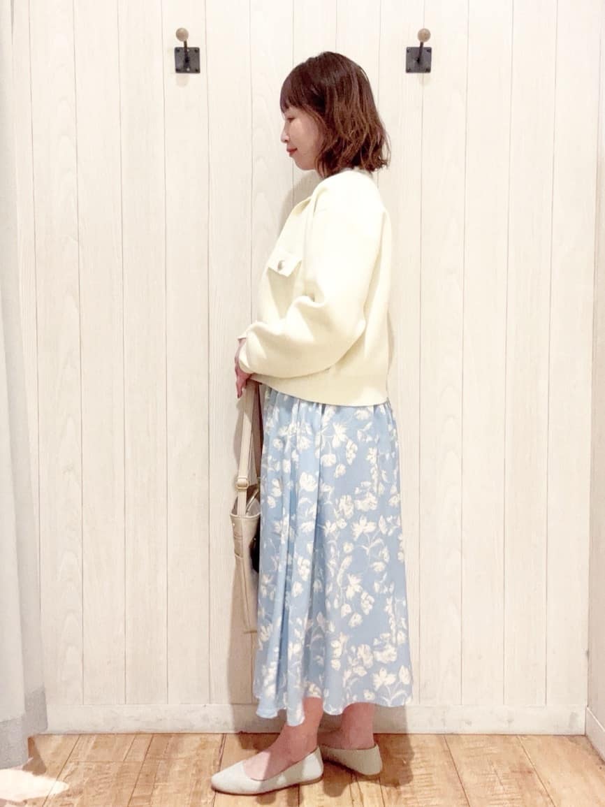 あいこさんの「SHOO･LA･RUE｜【洗濯機可/S-LL】1枚でも羽織りでも 華やか上品カーデ」を使ったコーディネート