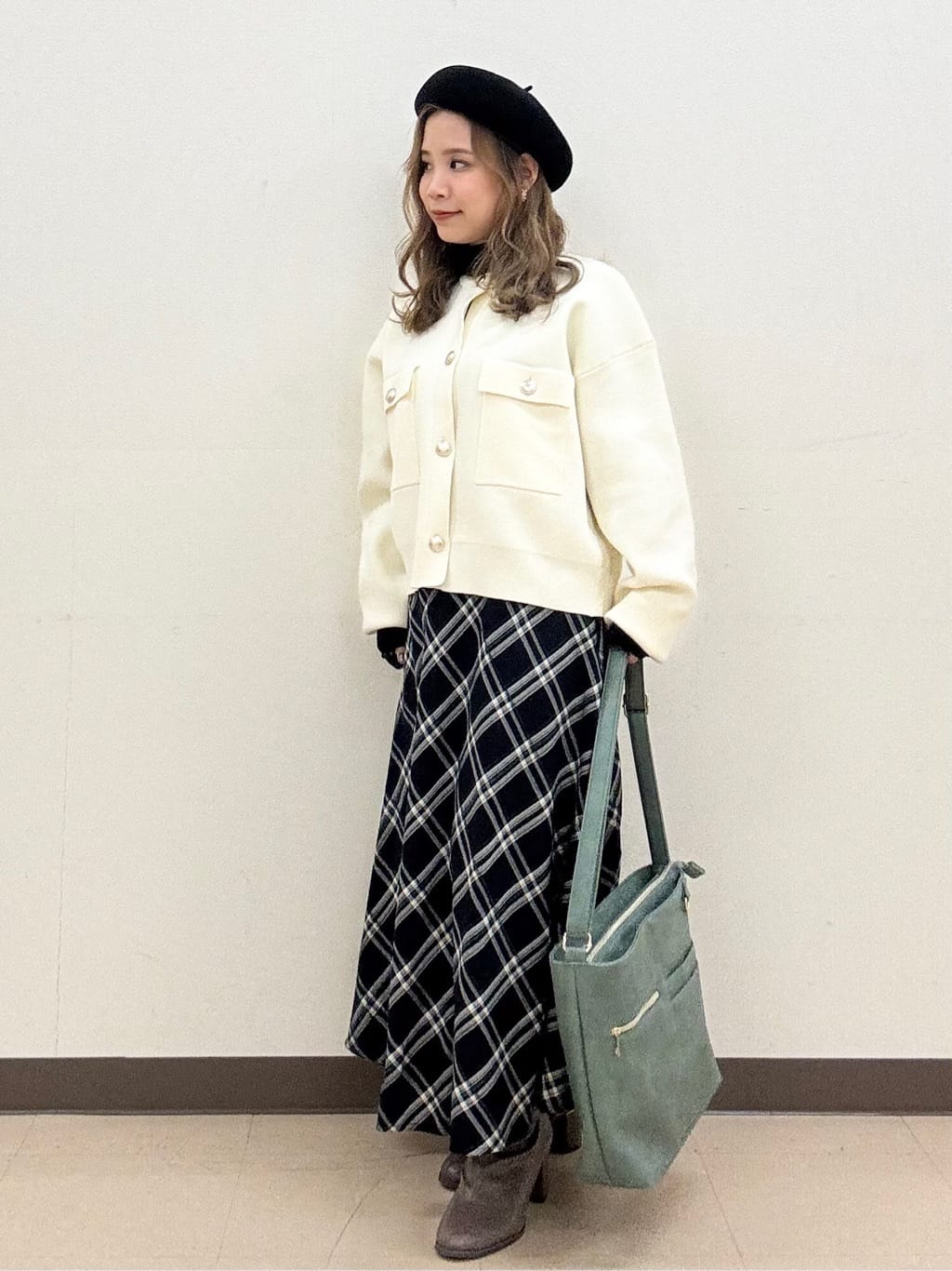 shioさんの「SHOO･LA･RUE｜【洗濯機可/S-LL】1枚でも羽織りでも 華やか上品カーデ」を使ったコーディネート