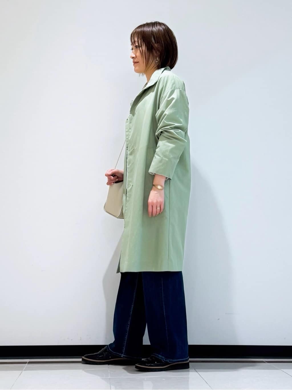 mikaさんの「INDIVI｜【SETUP可能】モダンフラワー柄キャンディスリーブブラウス」を使ったコーディネート
