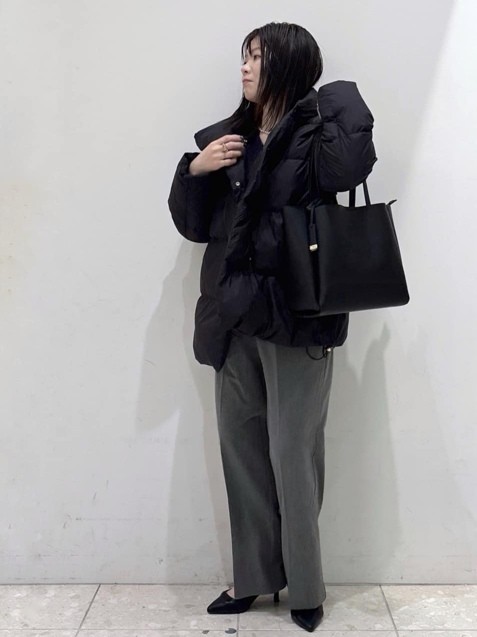 mameさんの「OPAQUE.CLIP｜撥水フードミドルダウンコート【防風／抗菌防臭／洗濯機OK】《S～LL》」を使ったコーディネート