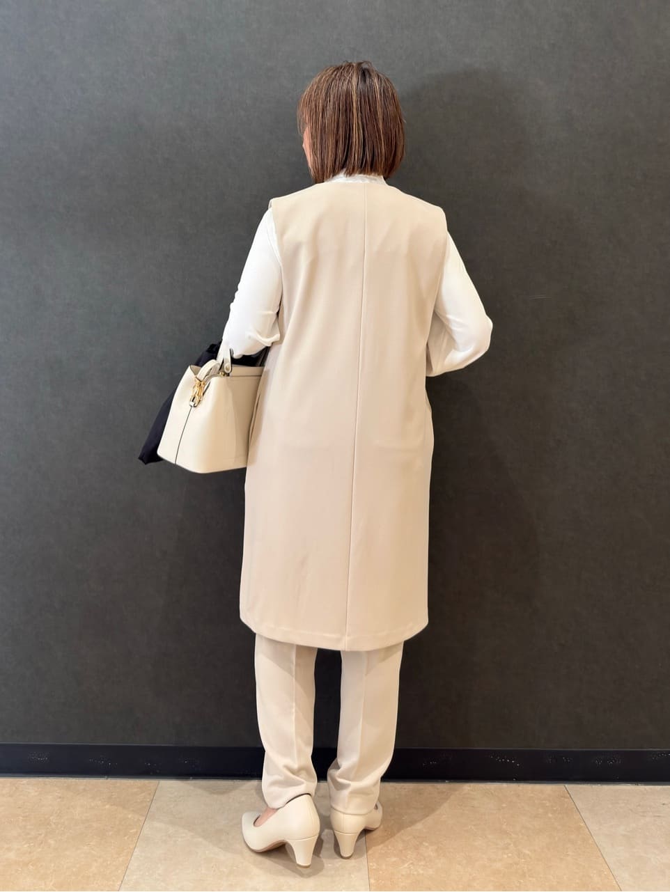 Megさんの「SHOO･LA･RUE｜【洗濯機可/セットアップ可/S-3L】きちんと楽に。カットジョーゼット ロングジレ」を使ったコーディネート