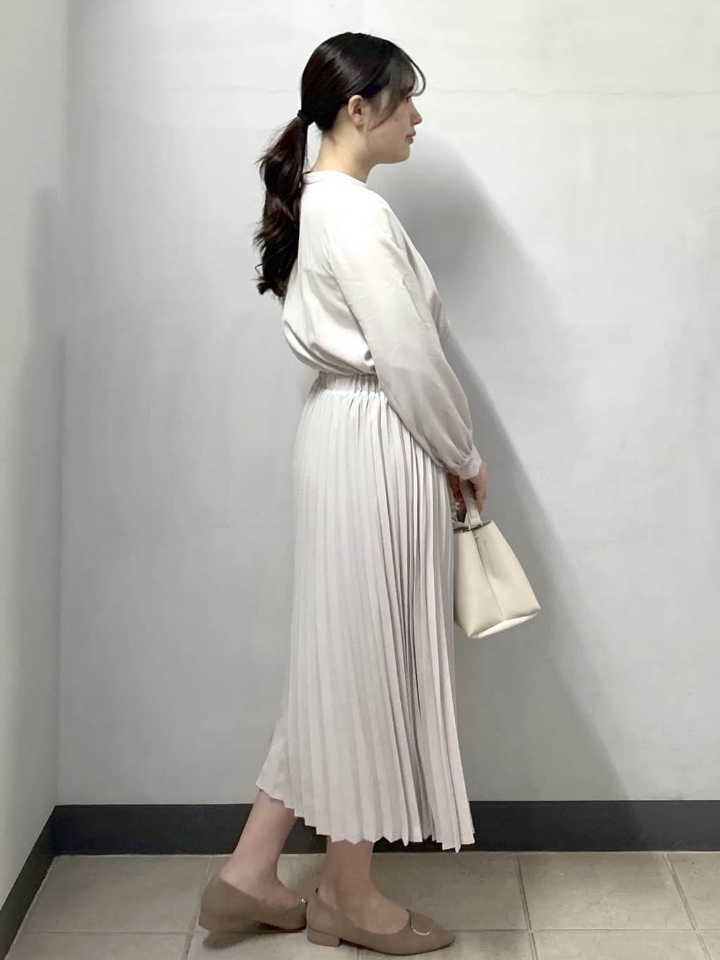sayaさんの「OPAQUE.CLIP｜《通勤対応》ジョーゼットプリーツワンピース【洗濯機OK】」を使ったコーディネート