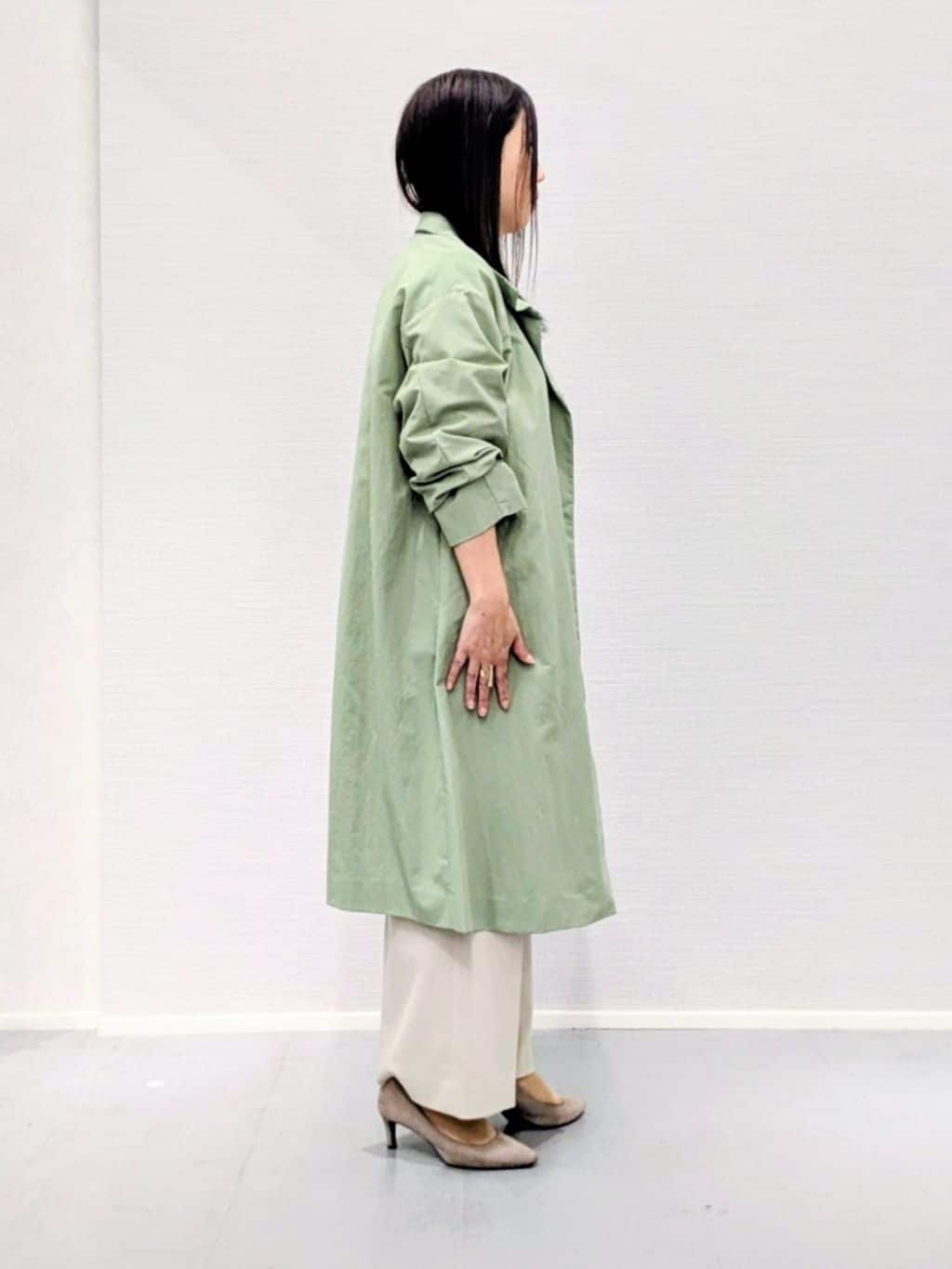 makkyさんの「UNTITLED｜【撥水／軽量】ミニマル スタンドカラーコート」を使ったコーディネート