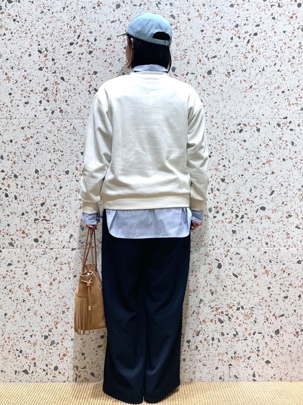 シゲリさんの「OPAQUE.CLIP｜ロゴ刺繍裏毛トップス【洗濯機OK】」を使ったコーディネート