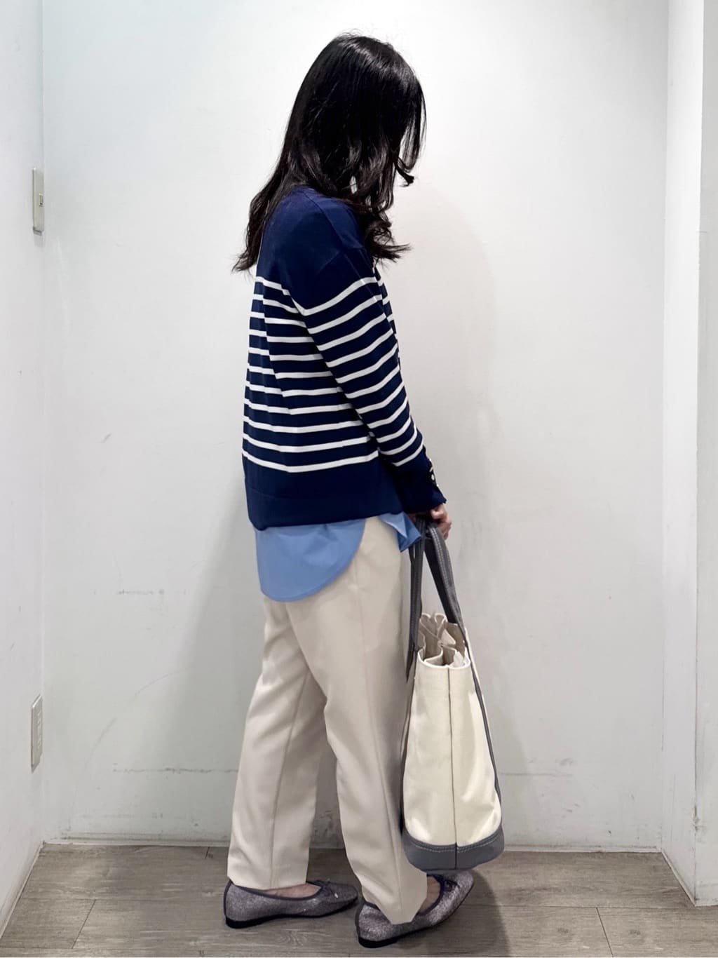 yuicciさんの「OPAQUE.CLIP｜金ボタン使いリラクシーニット【洗濯機OK】」を使ったコーディネート
