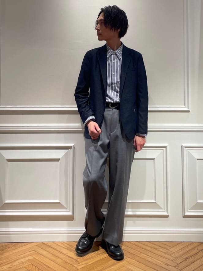 橋本さんの「DRESSTERIOR｜THOMAS MASON ストライプシャツ」を使ったコーディネート