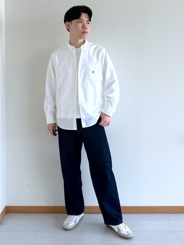 イッシーさんの「TAKEO KIKUCHI｜【BOWLER HAT LABEL】ボーラーハットウォーカー刺繍 ボタンダウンシャツ」を使ったコーディネート