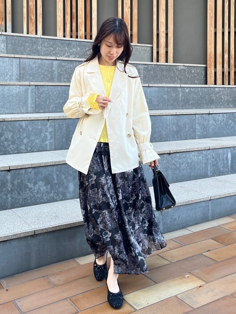 はばさんの「Couture brooch｜【撥水・洗える】ハーフ トレンチコート」を使ったコーディネート
