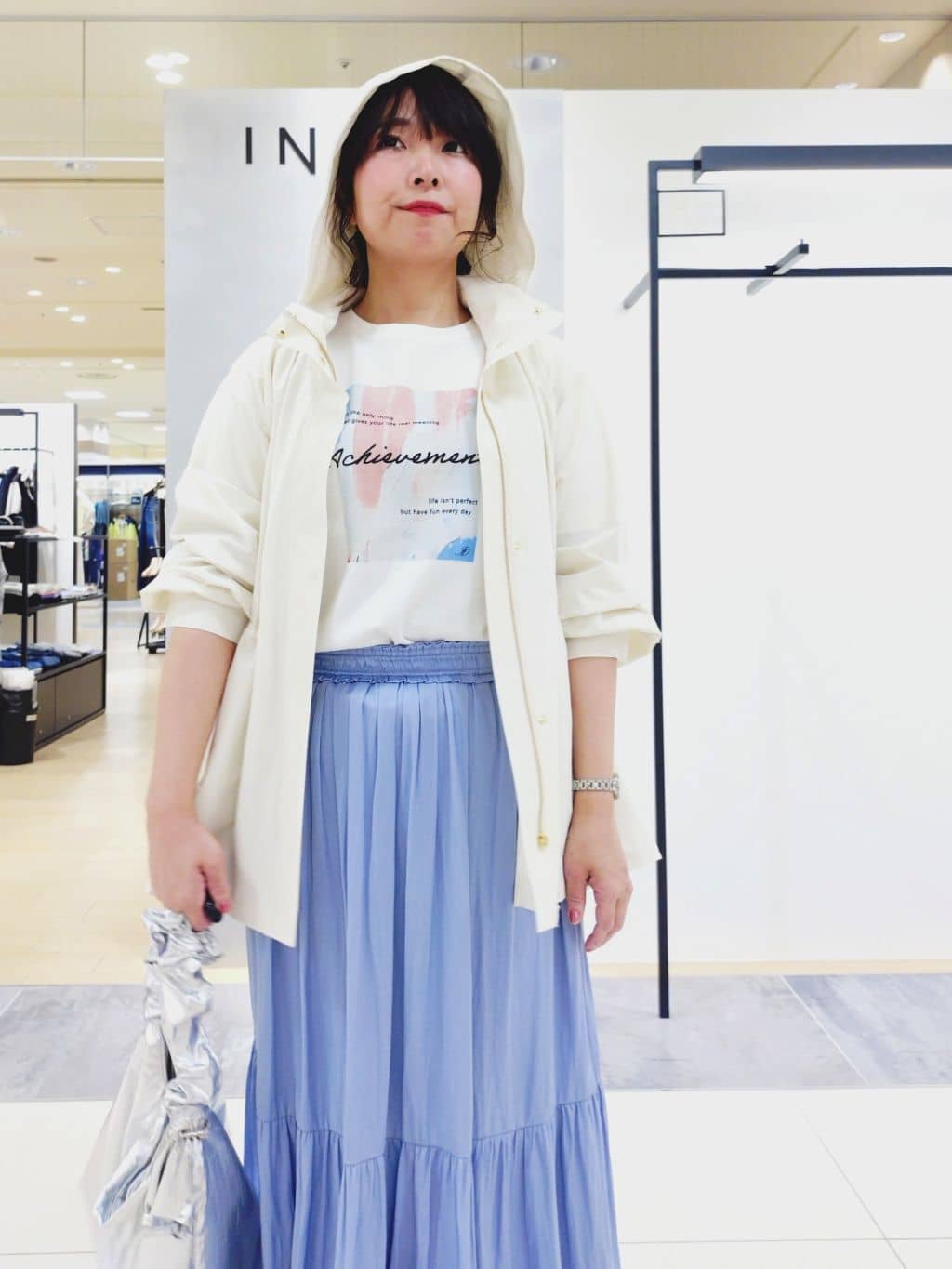 TOMOMIさんの「INDIVI｜【撥水／フード取外し可】凹凸素材ブルゾン」を使ったコーディネート