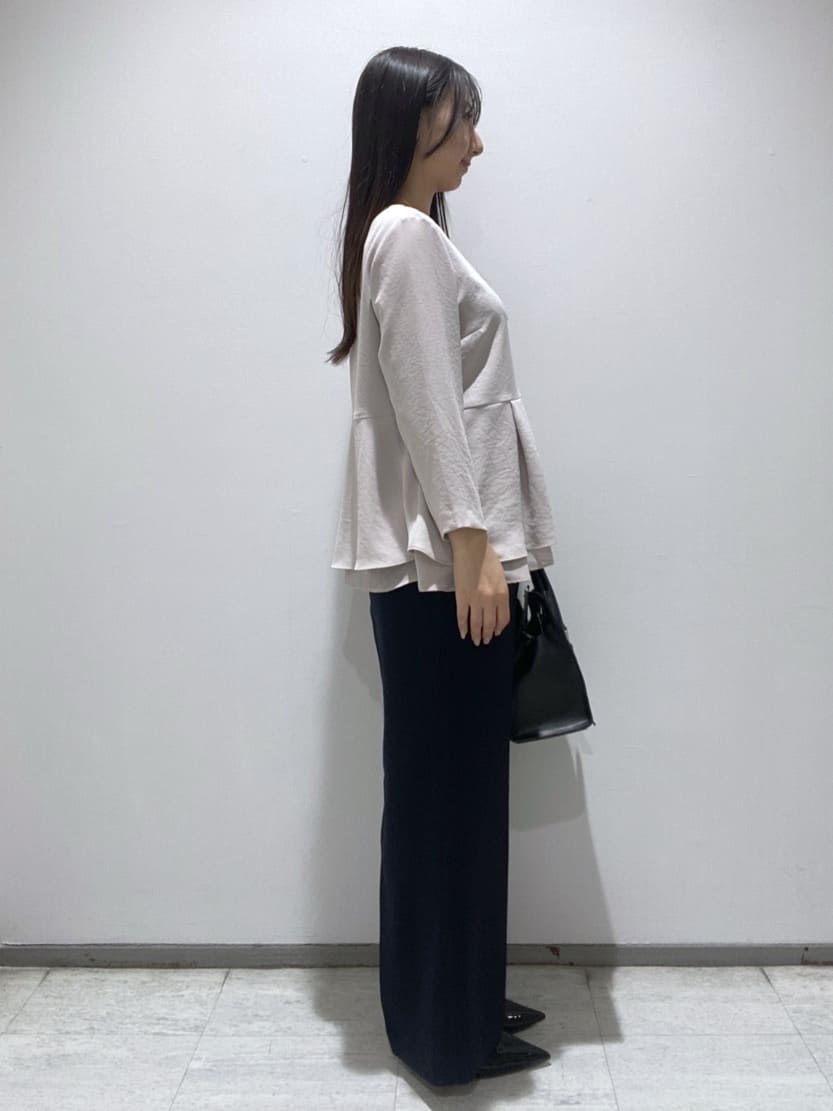 meiさんの「INDIVI｜【洗える／UVケア／SETUP可】着る日傘ペプラムブラウス」を使ったコーディネート