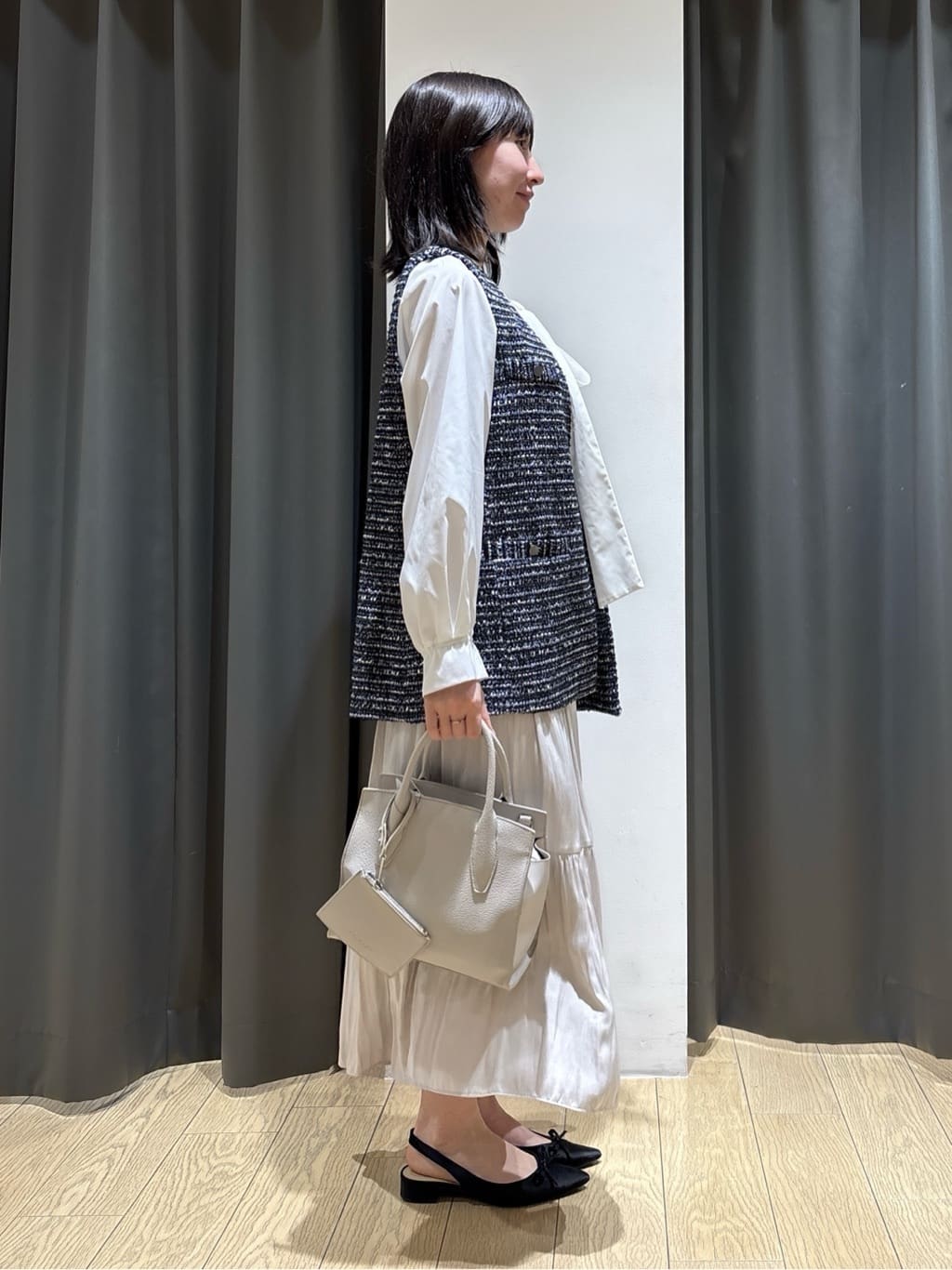 Yoshimiさんの「INDIVI｜【2点セット／洗える】ツイードジレ＆ボウタイブラウス」を使ったコーディネート