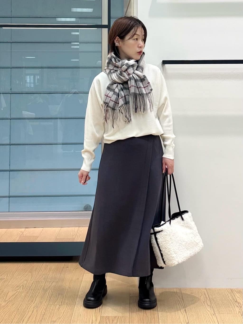 asamiさんの「INDIVI｜【洗える／体型カバー】美シルエットニット」を使ったコーディネート