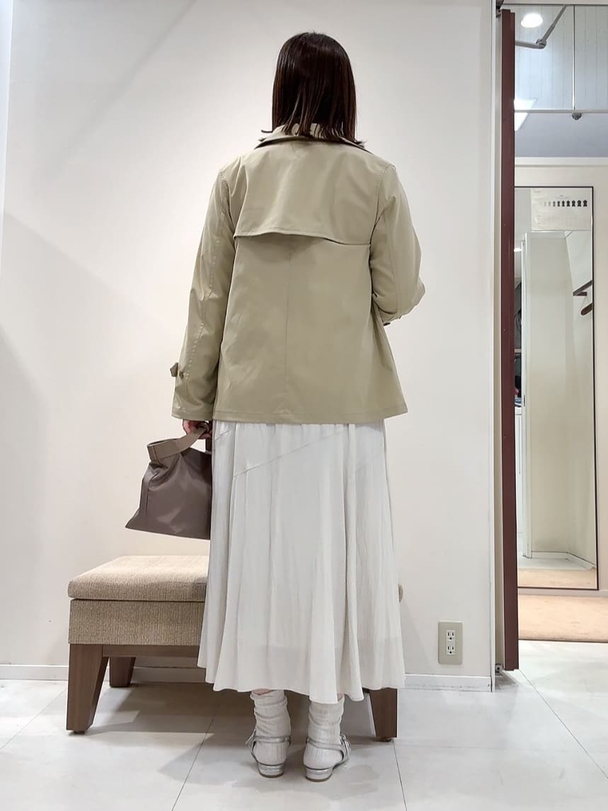 YUIさんの「UNTITLED｜【定番人気/はっ水/洗える】タスランショートトレンチコート」を使ったコーディネート