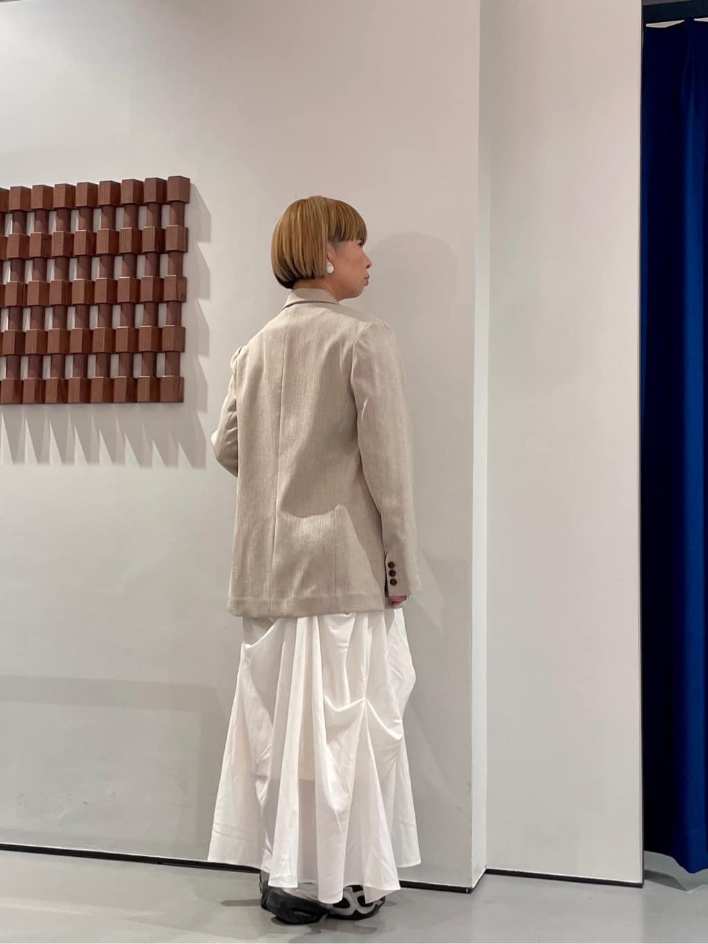 KOUさんの「INDIVI｜アートプリントスカーフ」を使ったコーディネート