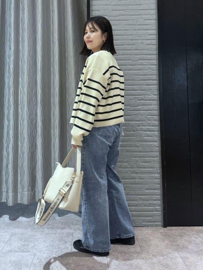 chさんの「THE SHOP TK｜【羽織るだけでこなれ感を演出】デニム切替カーディガン」を使ったコーディネート