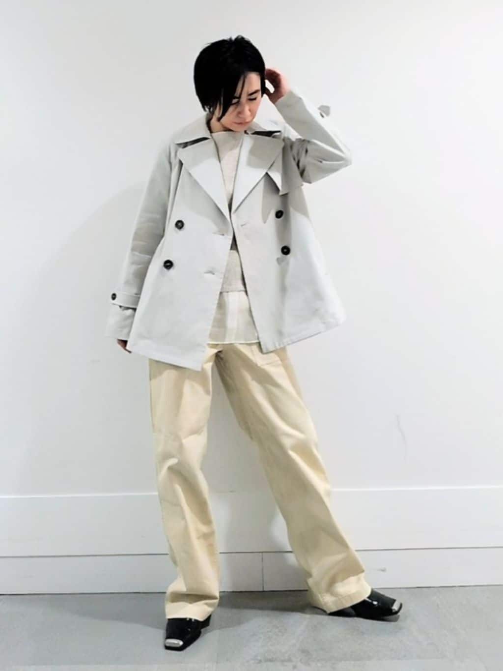 ミズタさんの「UNTITLED｜【定番人気/はっ水/洗える】タスランショートトレンチコート」を使ったコーディネート