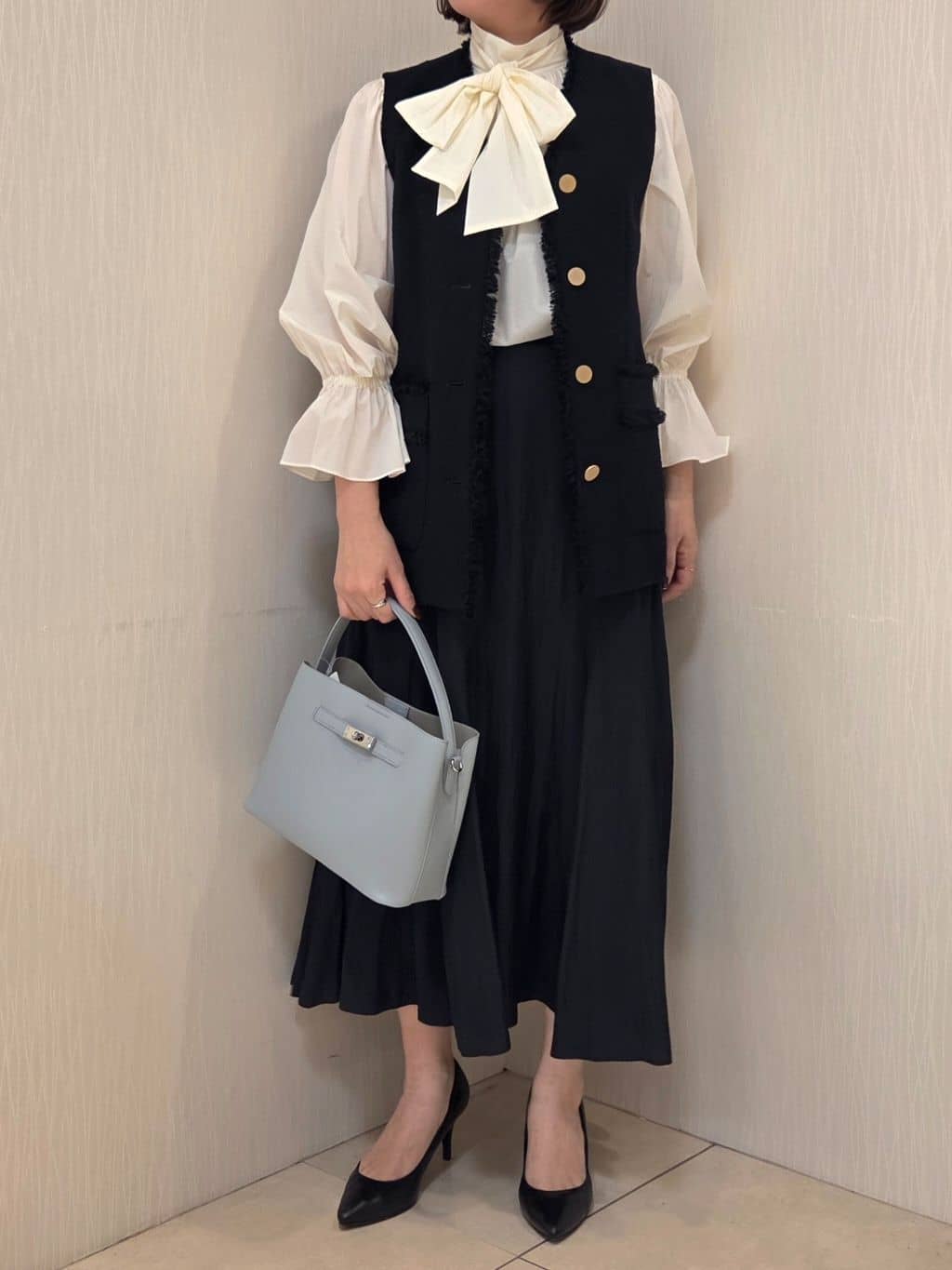 naokoさんの「UNTITLED｜【オンオフ使える】スラブツイード ジレ」を使ったコーディネート