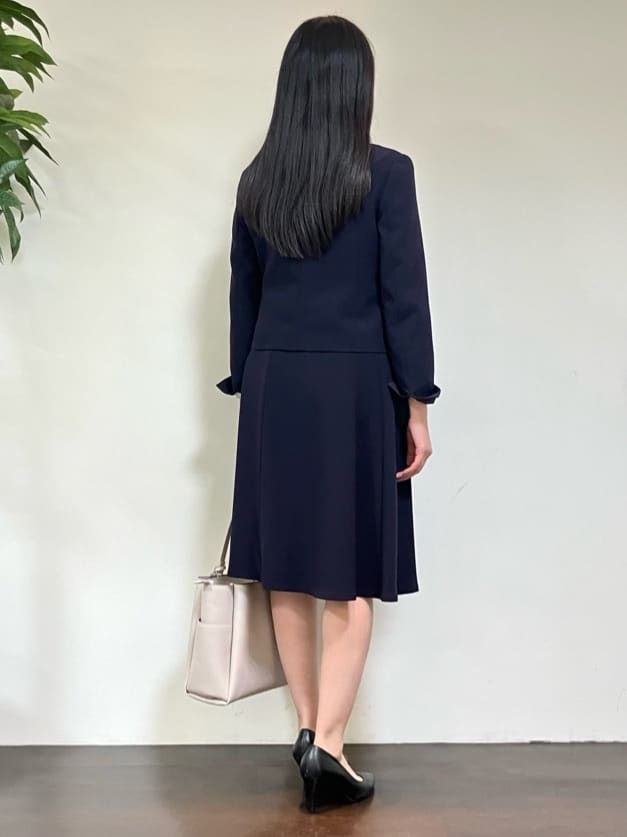 カレンさんの「UNTITLED｜【透けにくい/ウエストイン見え】タックブラウス」を使ったコーディネート