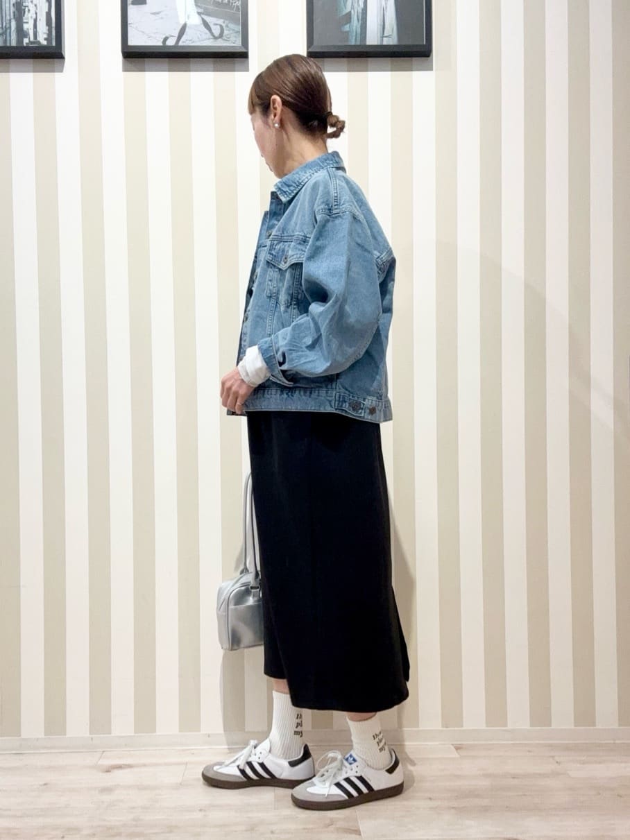 まつこさんの「SHOO･LA･RUE｜【SHOO・LA・RUE DENIM】羽織るだけでこなれる　オーバーサイズデニムジャケット」を使ったコーディネート