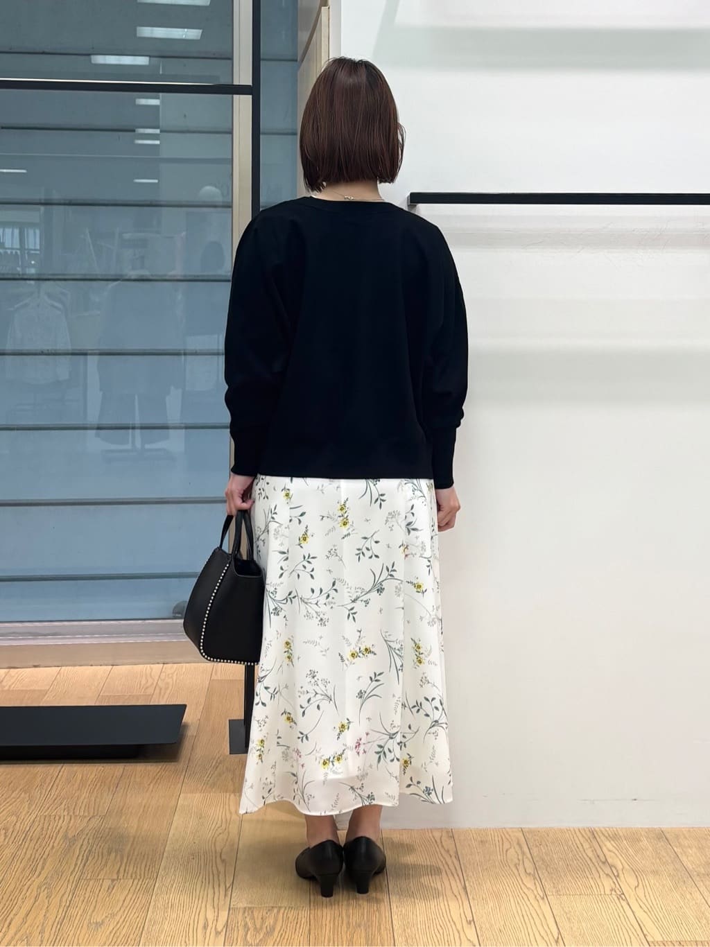 asamiさんの「INDIVI｜【洗える／アンサンブル可能】シンプルデザインニット」を使ったコーディネート