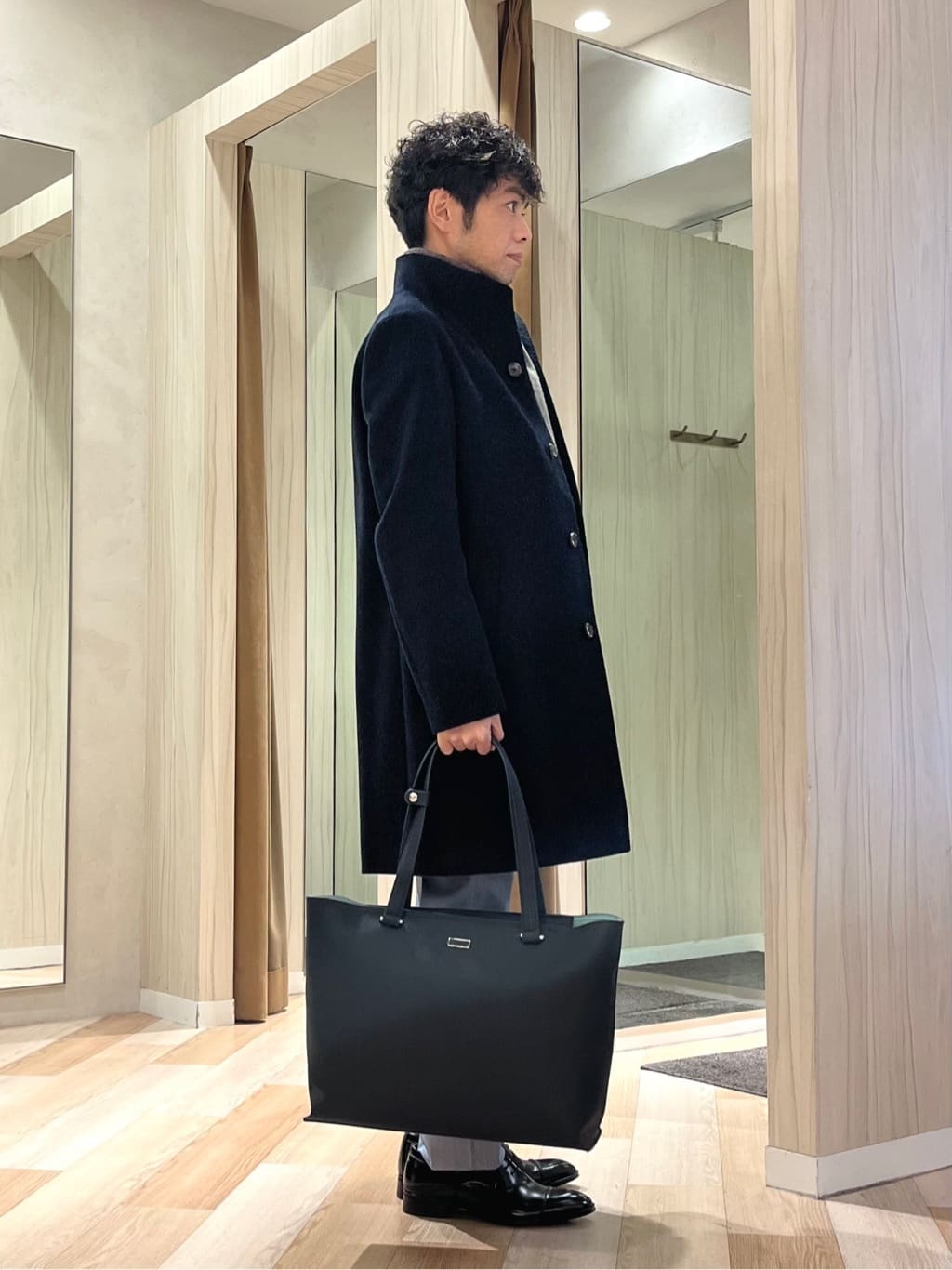 URAさんの「TAKEO KIKUCHI｜【ウールカシミヤブレンド】ビーバー調 スタンドカラー コート」を使ったコーディネート