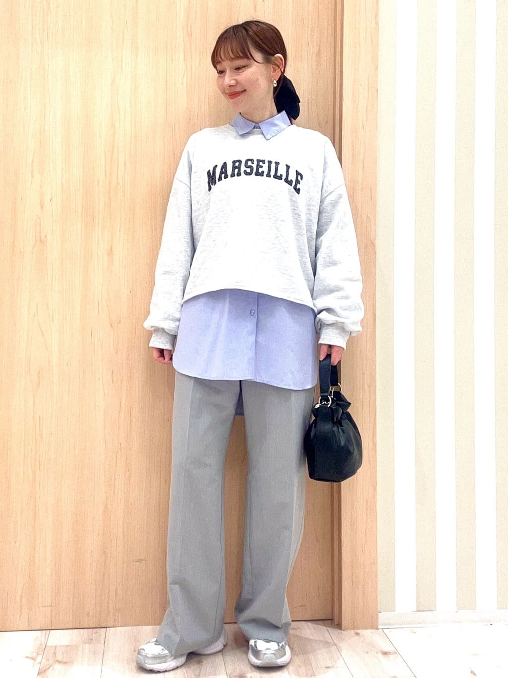 ririさんの「SHOO･LA･RUE｜【洗濯機可/セットアップ可】サラっと軽やか ワイドストレートパンツ」を使ったコーディネート