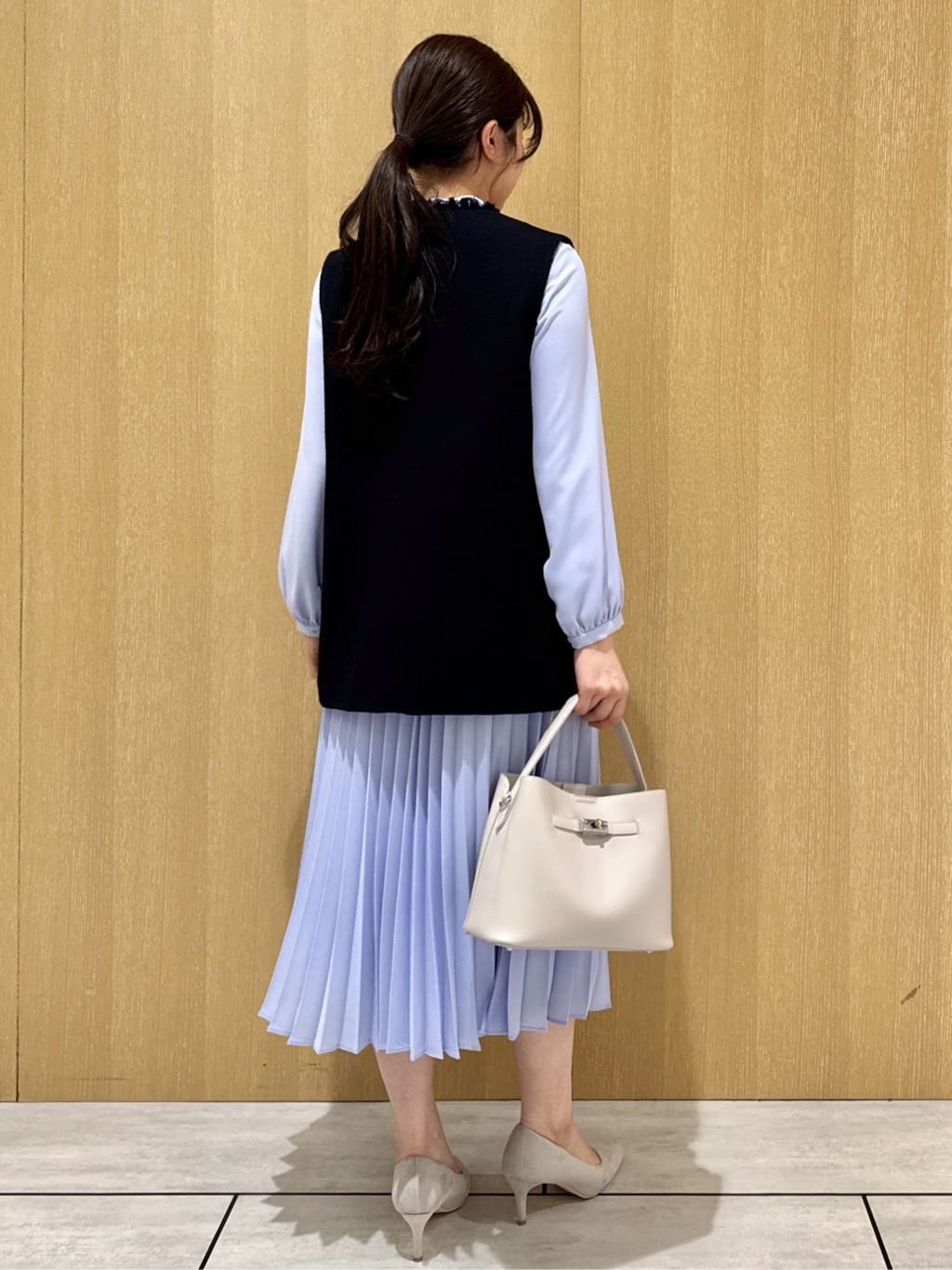 nanaさんの「UNTITLED｜【オンオフ使える】スラブツイード ジレ」を使ったコーディネート