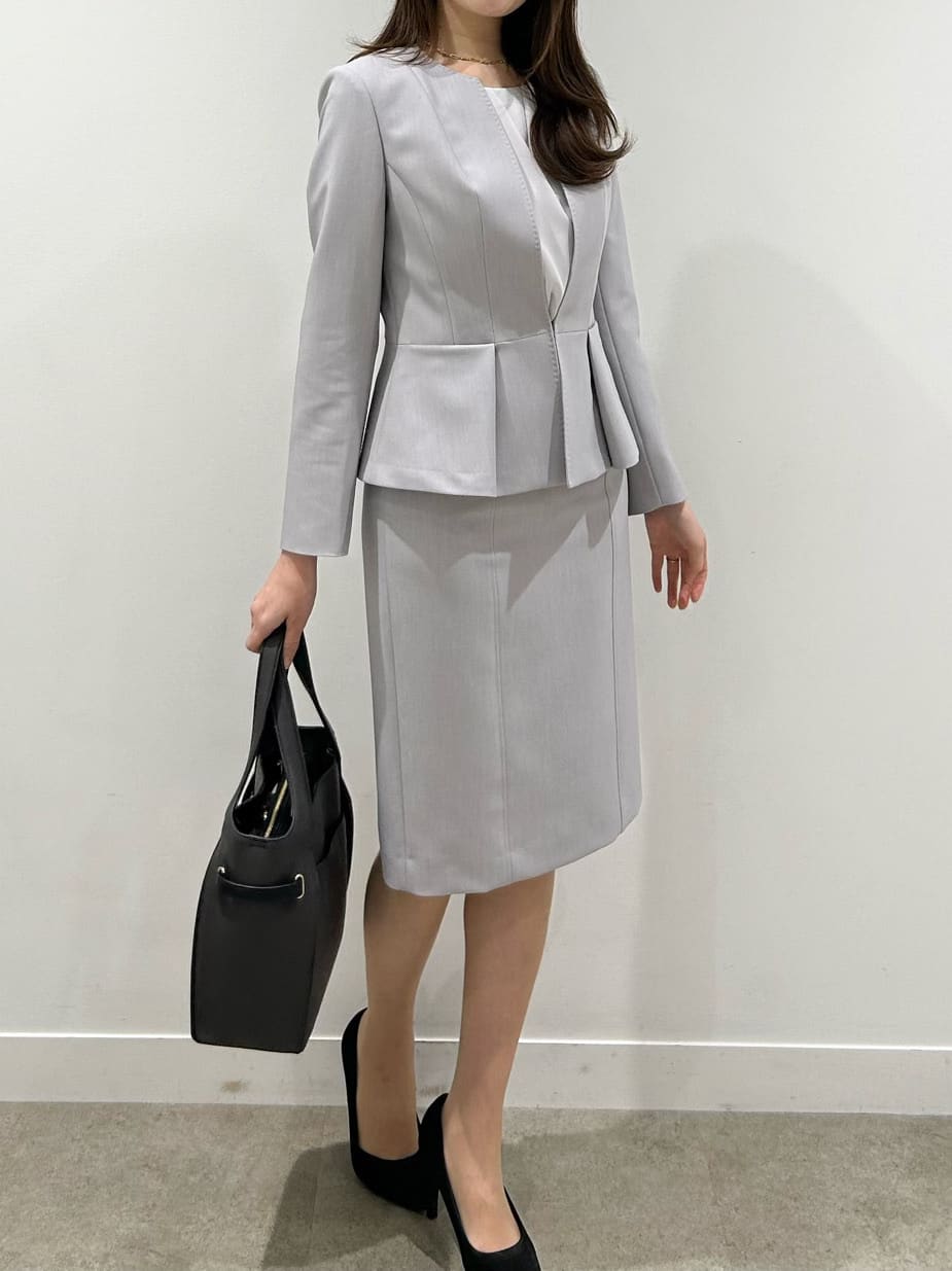 hayaseさんの「COUP DE CHANCE｜◆【手洗い可／日本製／スーツ可】ペプラムデザイン　カラーレスジャケット」を使ったコーディネート