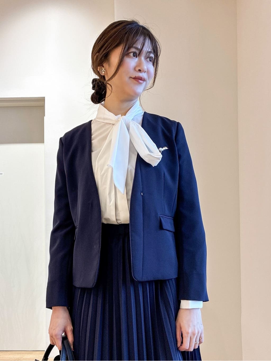 もんちゃんさんの「OPAQUE.CLIP｜《通勤対応》ボウタイシャツブラウス【洗濯機OK】」を使ったコーディネート