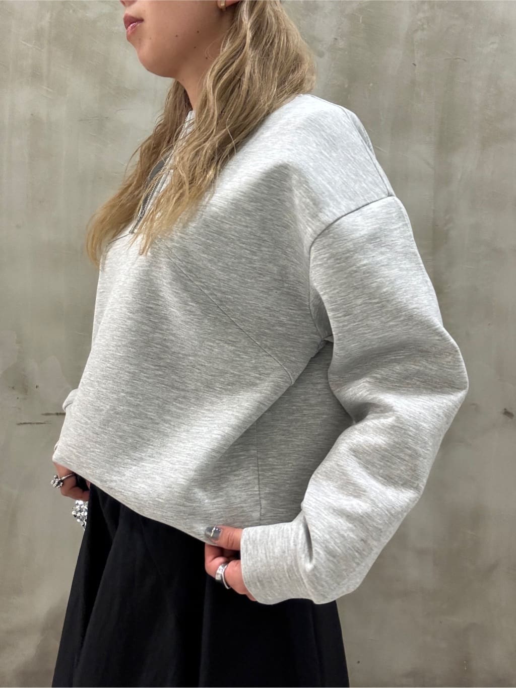 minaさんの「grove｜2WAYハーフジップスウェット」を使ったコーディネート