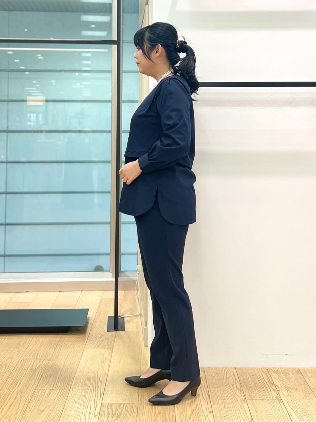 shimaさんの「INDIVI｜【褒められパンツ／高ストレッチ】タックテーパードパンツ」を使ったコーディネート
