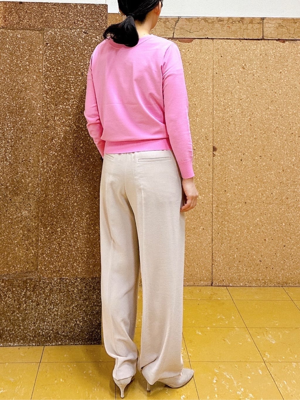 hattoriさんの「INDIVI｜【洗える／UVケア／SETUP可】着る日傘ワイドパンツ」を使ったコーディネート