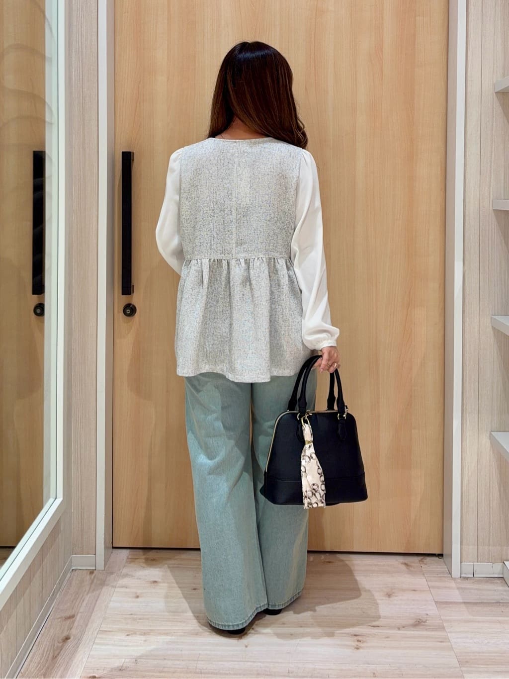 ひっかさんの「SHOO･LA･RUE｜【SHOO・LA・RUE DENIM/S-LL】体型カバーにも バギーデニムワイドパンツ」を使ったコーディネート