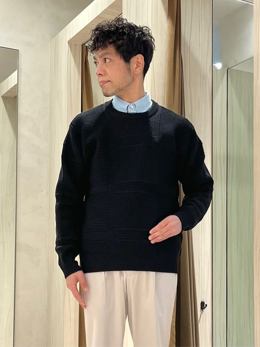URAさんの「TAKEO KIKUCHI｜【抗菌防臭/シーズンレス】シアサッカーギンガムチェック ストレッチシャツ」を使ったコーディネート