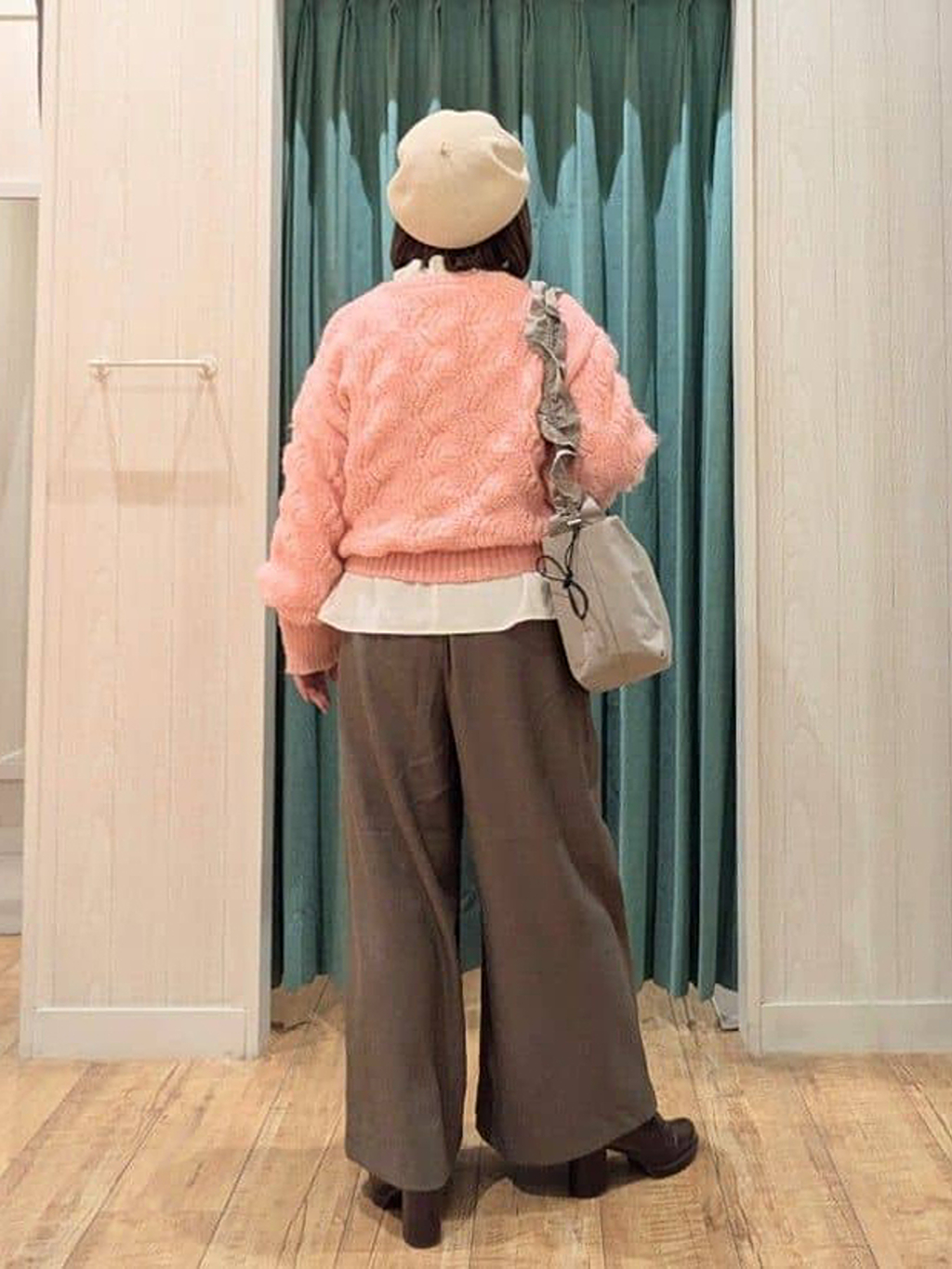 ゆーさんさんの「SHOO･LA･RUE｜【S-LL】ふんわり大人の 透かし編みニット」を使ったコーディネート
